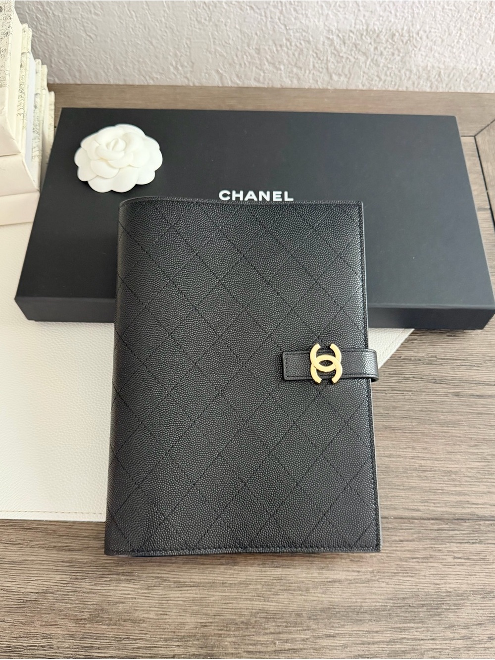 CHANEL large agenda cover Black Quilted Leather with notebooks Gold CC